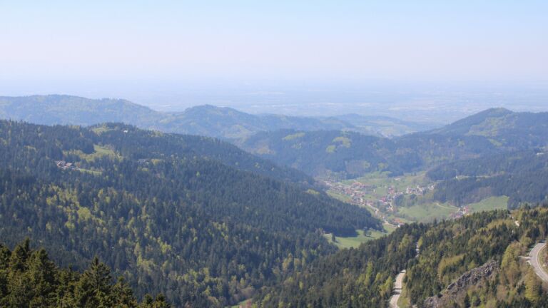 Dieses Bild zeigt eine Webcam-Aufnahme vom Achertal, aufgenommen am Mittwoch, den 22.04.2026 um 14:00 Uhr. Die Temperatur betrug 8.7°C.