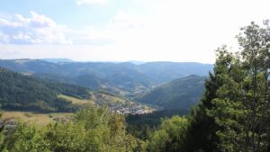 Dieses Bild zeigt eine Webcam-Aufnahme vom Achertal, aufgenommen am Samstag, den 22.08.2026 um 17:40 Uhr. Die Temperatur betrug 21.8°C.