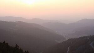 Dieses Bild zeigt eine Webcam-Aufnahme vom Achertal, aufgenommen am Sonntag, den 22.03.2026 um 18:20 Uhr. Die Temperatur betrug 5.6°C.