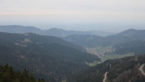 Dieses Bild zeigt eine Webcam-Aufnahme vom Achertal, aufgenommen am Freitag, den 10.04.2026 um 19:20 Uhr. Die Temperatur betrug 6.5°C.