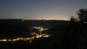 Dieses Bild zeigt eine Webcam-Aufnahme vom Achertal, aufgenommen am Sonntag, den 06.09.2026 um 05:30 Uhr. Die Temperatur betrug 14°C.