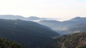 Dieses Bild zeigt eine Webcam-Aufnahme vom Achertal, aufgenommen am Freitag, den 12.12.2025 um 15:10 Uhr. Die Temperatur betrug 10.6°C.