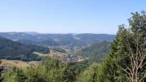 Dieses Bild zeigt eine Webcam-Aufnahme vom Achertal, aufgenommen am Freitag, den 07.08.2026 um 11:30 Uhr. Die Temperatur betrug 22.4°C.