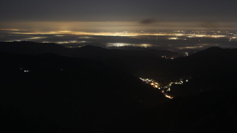 Dieses Bild zeigt eine Webcam-Aufnahme vom Achertal, aufgenommen am Donnerstag, den 16.10.2025 um 06:10 Uhr. Die Temperatur betrug 5.1°C.