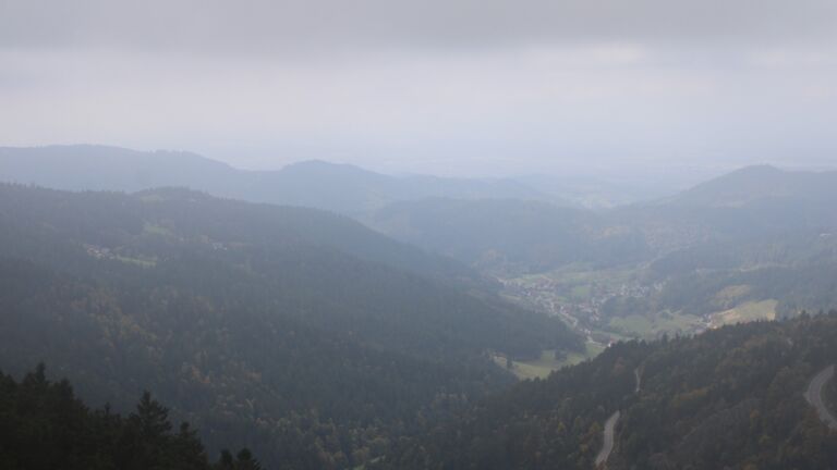 Dieses Bild zeigt eine Webcam-Aufnahme vom Achertal, aufgenommen am Donnerstag, den 09.10.2025 um 14:40 Uhr. Die Temperatur betrug 9.6°C.
