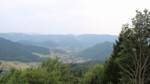 Dieses Bild zeigt eine Webcam-Aufnahme vom Achertal, aufgenommen am Freitag, den 31.07.2026 um 15:20 Uhr. Die Temperatur betrug 30.9°C.
