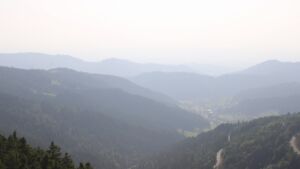 Dieses Bild zeigt eine Webcam-Aufnahme vom Achertal, aufgenommen am Freitag, den 13.06.2025 um 18:40 Uhr. Die Temperatur betrug 26.4°C.