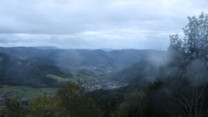 Dieses Bild zeigt eine Webcam-Aufnahme vom Achertal, aufgenommen am Samstag, den 24.10.2026 um 18:10 Uhr. Die Temperatur betrug 4.9°C.