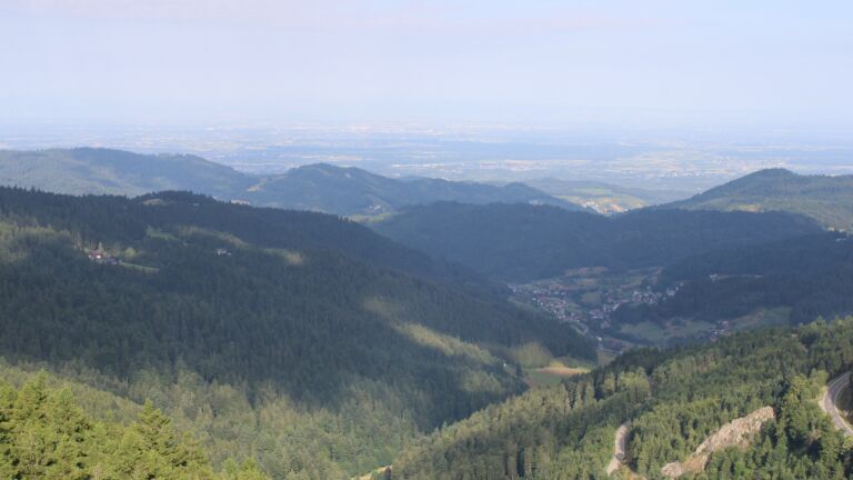 Dieses Bild zeigt eine Webcam-Aufnahme vom Achertal, aufgenommen am Donnerstag, den 10.07.2025 um 08:40 Uhr. Die Temperatur betrug 17.5°C.