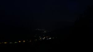 Dieses Bild zeigt eine Webcam-Aufnahme vom Achertal, aufgenommen am Freitag, den 12.06.2026 um 04:10 Uhr. Die Temperatur betrug 8.4°C.