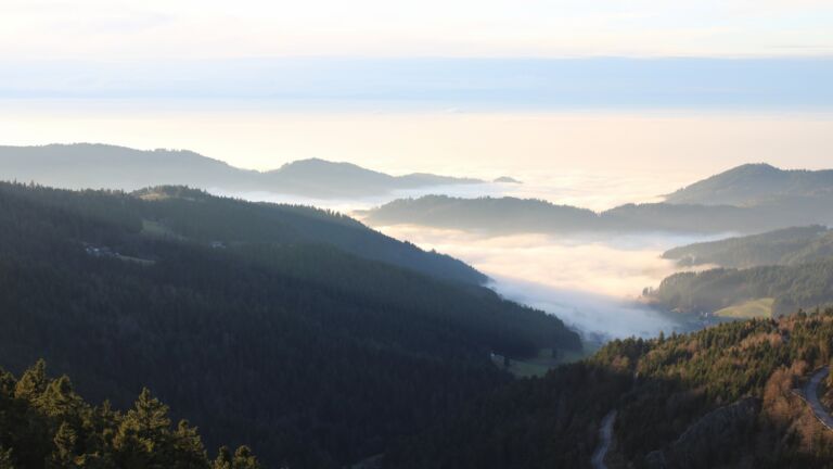 Dieses Bild zeigt eine Webcam-Aufnahme vom Achertal, aufgenommen am Mittwoch, den 03.12.2025 um 15:50 Uhr. Die Temperatur betrug 5.1°C.