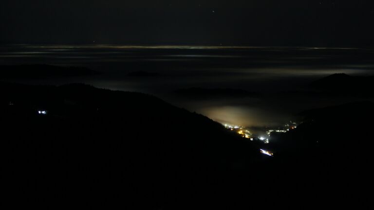 Dieses Bild zeigt eine Webcam-Aufnahme vom Achertal, aufgenommen am Dienstag, den 20.01.2026 um 04:10 Uhr. Die Temperatur betrug 8.8°C.