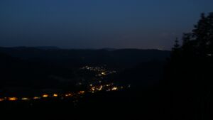 Dieses Bild zeigt eine Webcam-Aufnahme vom Achertal, aufgenommen am Sonntag, den 21.06.2026 um 04:10 Uhr. Die Temperatur betrug 24.7°C.
