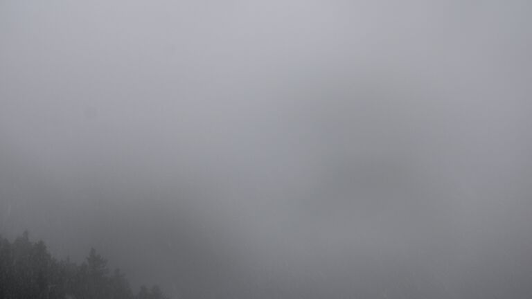 Dieses Bild zeigt eine Webcam-Aufnahme vom Achertal, aufgenommen am Montag, den 24.11.2025 um 10:00 Uhr. Die Temperatur betrug 0.4°C.