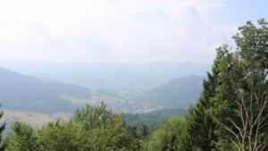 Dieses Bild zeigt eine Webcam-Aufnahme vom Achertal, aufgenommen am Montag, den 17.08.2026 um 13:20 Uhr. Die Temperatur betrug 18.5°C.