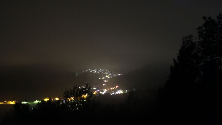 Dieses Bild zeigt eine Webcam-Aufnahme vom Achertal, aufgenommen am Sonntag, den 11.10.2026 um 01:30 Uhr. Die Temperatur betrug 7.1°C.