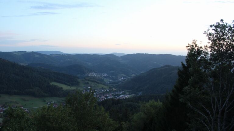 Dieses Bild zeigt eine Webcam-Aufnahme vom Achertal, aufgenommen am Montag, den 07.09.2026 um 20:10 Uhr. Die Temperatur betrug 25.1°C.