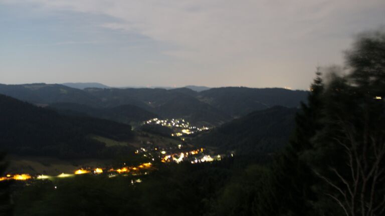 Dieses Bild zeigt eine Webcam-Aufnahme vom Achertal, aufgenommen am Sonntag, den 02.08.2026 um 03:00 Uhr. Die Temperatur betrug 19.2°C.