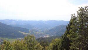 Dieses Bild zeigt eine Webcam-Aufnahme vom Achertal, aufgenommen am Mittwoch, den 07.10.2026 um 15:10 Uhr. Die Temperatur betrug 23.1°C.