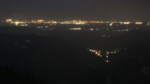 Dieses Bild zeigt eine Webcam-Aufnahme vom Achertal, aufgenommen am Samstag, den 04.04.2026 um 01:30 Uhr. Die Temperatur betrug 3.3°C.