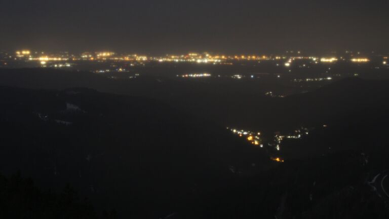 Dieses Bild zeigt eine Webcam-Aufnahme vom Achertal, aufgenommen am Samstag, den 04.04.2026 um 01:30 Uhr. Die Temperatur betrug 3.3°C.