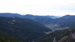 Dieses Bild zeigt eine Webcam-Aufnahme vom Achertal, aufgenommen am Mittwoch, den 17.12.2025 um 10:00 Uhr. Die Temperatur betrug 6.3°C.