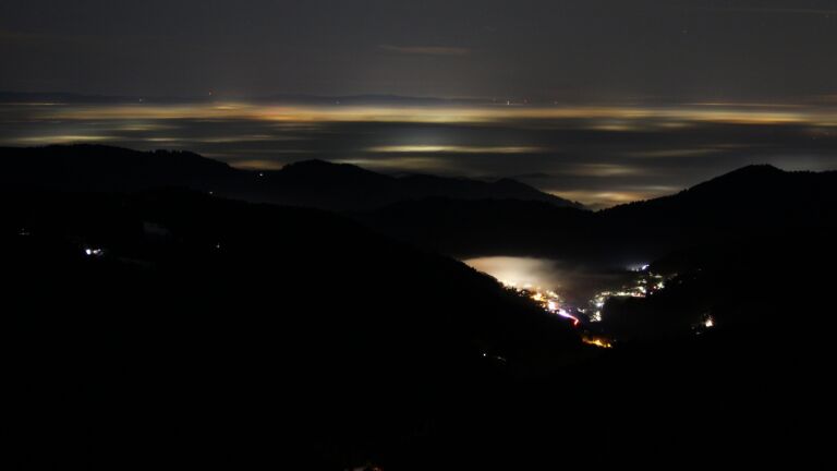 Dieses Bild zeigt eine Webcam-Aufnahme vom Achertal, aufgenommen am Freitag, den 23.01.2026 um 06:30 Uhr. Die Temperatur betrug 2.7°C.