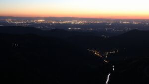 Dieses Bild zeigt eine Webcam-Aufnahme vom Achertal, aufgenommen am Freitag, den 24.04.2026 um 21:30 Uhr. Die Temperatur betrug 11.4°C.