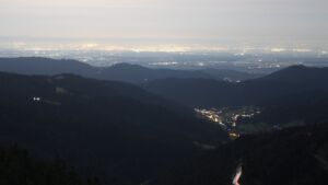 Dieses Bild zeigt eine Webcam-Aufnahme vom Achertal, aufgenommen am Dienstag, den 03.03.2026 um 05:20 Uhr. Die Temperatur betrug 7.3°C.