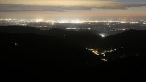 Dieses Bild zeigt eine Webcam-Aufnahme vom Achertal, aufgenommen am Mittwoch, den 17.09.2025 um 21:00 Uhr. Die Temperatur betrug 11.8°C.