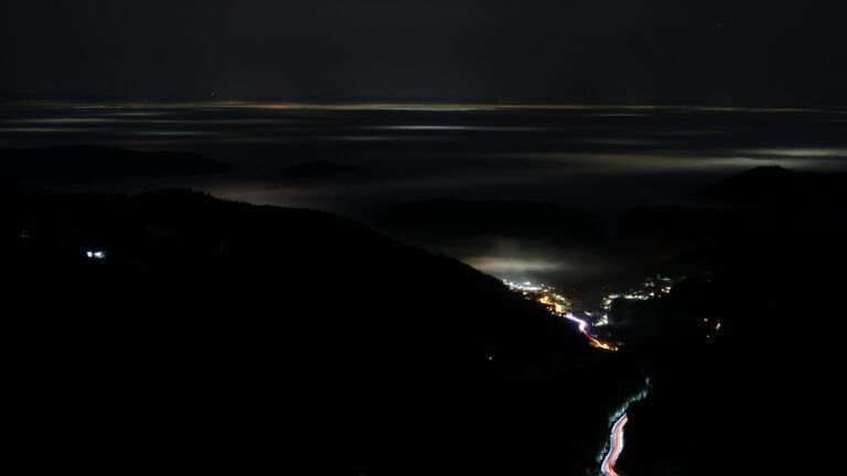 Dieses Bild zeigt eine Webcam-Aufnahme vom Achertal, aufgenommen am Dienstag, den 20.01.2026 um 06:00 Uhr. Die Temperatur betrug 7.4°C.