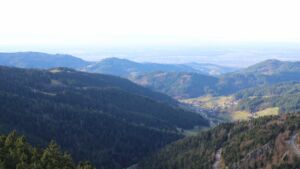 Dieses Bild zeigt eine Webcam-Aufnahme vom Achertal, aufgenommen am Dienstag, den 09.12.2025 um 14:00 Uhr. Die Temperatur betrug 10.9°C.