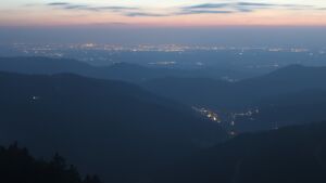 Dieses Bild zeigt eine Webcam-Aufnahme vom Achertal, aufgenommen am Dienstag, den 14.04.2026 um 21:10 Uhr. Die Temperatur betrug 2.7°C.