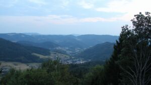 Dieses Bild zeigt eine Webcam-Aufnahme vom Achertal, aufgenommen am Sonntag, den 16.08.2026 um 20:50 Uhr. Die Temperatur betrug 23.8°C.