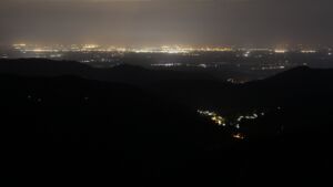 Dieses Bild zeigt eine Webcam-Aufnahme vom Achertal, aufgenommen am Donnerstag, den 03.07.2025 um 03:10 Uhr. Die Temperatur betrug 20.5°C.