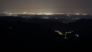 Dieses Bild zeigt eine Webcam-Aufnahme vom Achertal, aufgenommen am Samstag, den 14.06.2025 um 00:30 Uhr. Die Temperatur betrug 20.5°C.