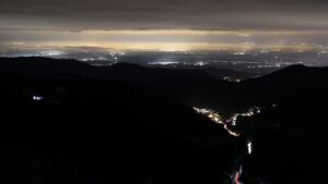 Dieses Bild zeigt eine Webcam-Aufnahme vom Achertal, aufgenommen am Donnerstag, den 27.11.2025 um 06:10 Uhr. Die Temperatur betrug -3.3°C.