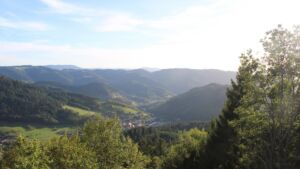 Dieses Bild zeigt eine Webcam-Aufnahme vom Achertal, aufgenommen am Samstag, den 19.09.2026 um 18:10 Uhr. Die Temperatur betrug 23.5°C.