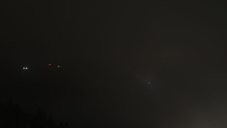 Dieses Bild zeigt eine Webcam-Aufnahme vom Achertal, aufgenommen am Dienstag, den 25.11.2025 um 18:10 Uhr. Die Temperatur betrug -0.5°C.