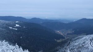 Dieses Bild zeigt eine Webcam-Aufnahme vom Achertal, aufgenommen am Donnerstag, den 27.11.2025 um 07:30 Uhr. Die Temperatur betrug -3.2°C.