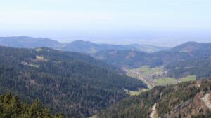 Dieses Bild zeigt eine Webcam-Aufnahme vom Achertal, aufgenommen am Montag, den 06.04.2026 um 14:30 Uhr. Die Temperatur betrug 10.6°C.