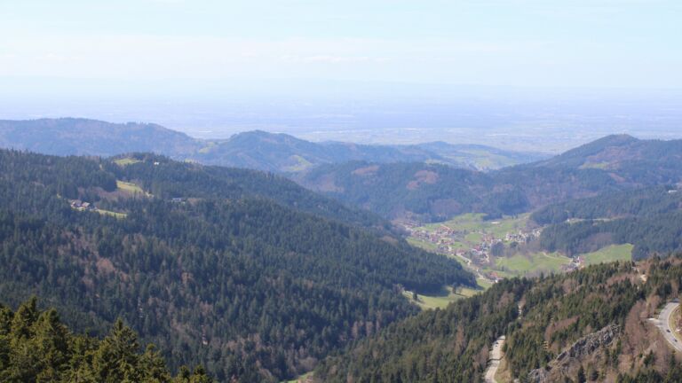 Dieses Bild zeigt eine Webcam-Aufnahme vom Achertal, aufgenommen am Montag, den 06.04.2026 um 14:30 Uhr. Die Temperatur betrug 10.6°C.