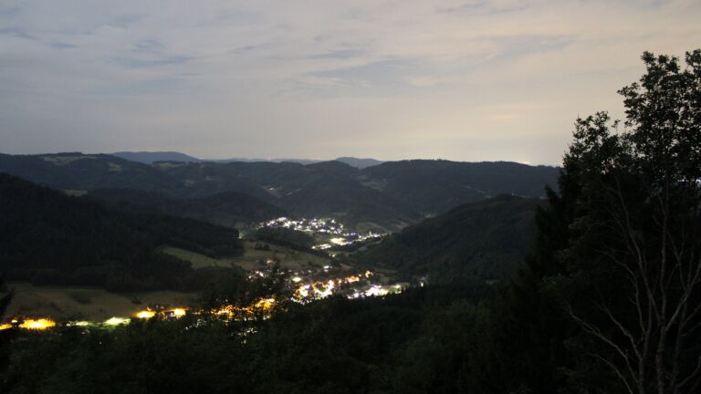 Dieses Bild zeigt eine Webcam-Aufnahme vom Achertal, aufgenommen am Mittwoch, den 05.08.2026 um 04:20 Uhr. Die Temperatur betrug 20.8°C.