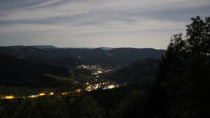 Dieses Bild zeigt eine Webcam-Aufnahme vom Achertal, aufgenommen am Dienstag, den 29.09.2026 um 05:50 Uhr. Die Temperatur betrug 21.5°C.