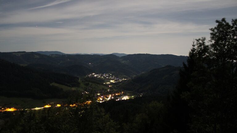 Dieses Bild zeigt eine Webcam-Aufnahme vom Achertal, aufgenommen am Dienstag, den 29.09.2026 um 05:50 Uhr. Die Temperatur betrug 21.5°C.