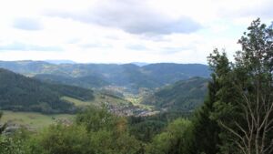 Dieses Bild zeigt eine Webcam-Aufnahme vom Achertal, aufgenommen am Montag, den 31.08.2026 um 13:10 Uhr. Die Temperatur betrug 16.9°C.