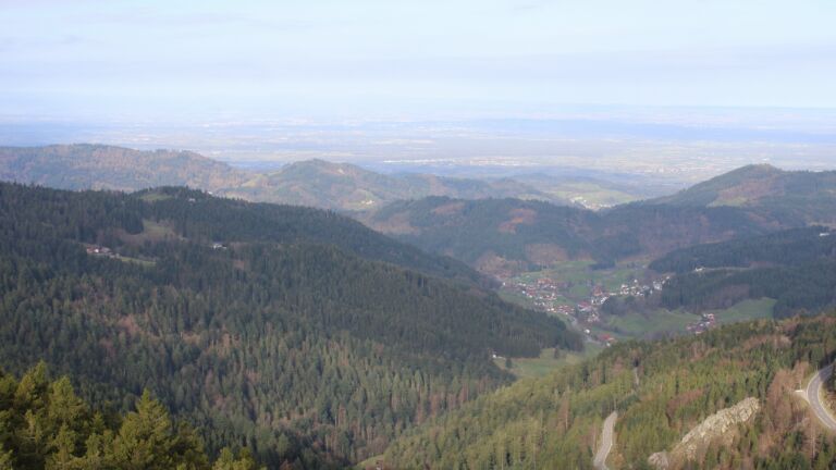 Dieses Bild zeigt eine Webcam-Aufnahme vom Achertal, aufgenommen am Montag, den 06.04.2026 um 08:50 Uhr. Die Temperatur betrug 7.8°C.