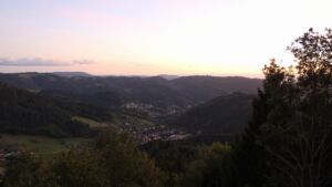 Dieses Bild zeigt eine Webcam-Aufnahme vom Achertal, aufgenommen am Samstag, den 05.09.2026 um 20:20 Uhr. Die Temperatur betrug 18.2°C.
