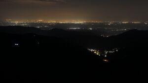 Dieses Bild zeigt eine Webcam-Aufnahme vom Achertal, aufgenommen am Samstag, den 21.03.2026 um 04:30 Uhr. Die Temperatur betrug 4.4°C.