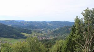 Dieses Bild zeigt eine Webcam-Aufnahme vom Achertal, aufgenommen am Sonntag, den 13.09.2026 um 12:10 Uhr. Die Temperatur betrug 21.3°C.